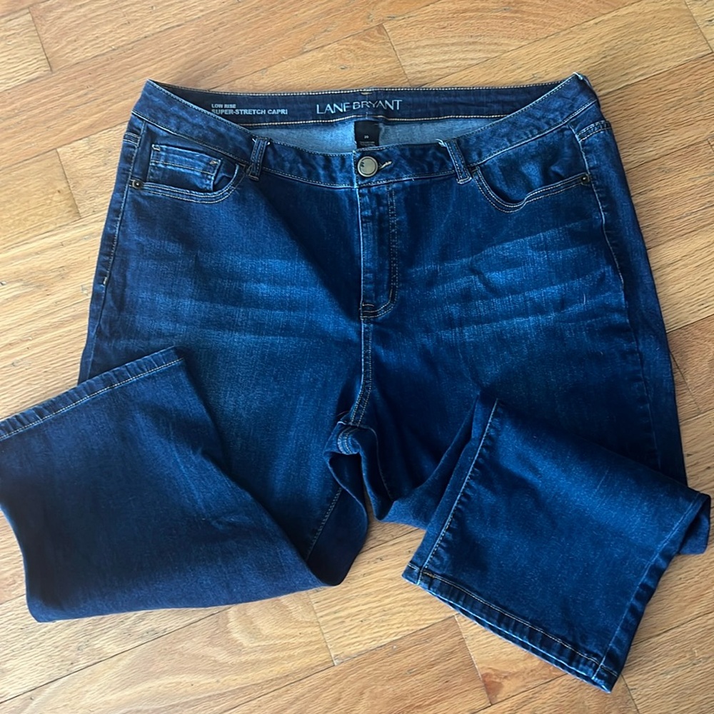 Lane Bryant size 20 low rise super stretch capri